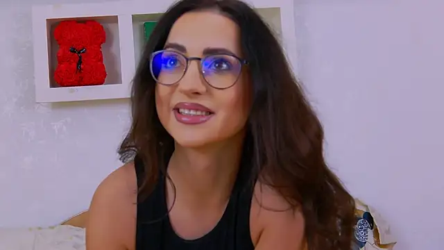 KarolDolly05 online show from April 15, 2026, 2:24 pm