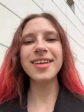 Snapshot of michelle_lovique chatting on May 4, 2026, 8:54 am michelle lovique online show from May 4, 2026, 8:54 am