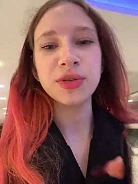 Snapshot of michelle_lovique chatting on May 22, 2026, 8:21 am michelle lovique online show from May 22, 2026, 8:21 am