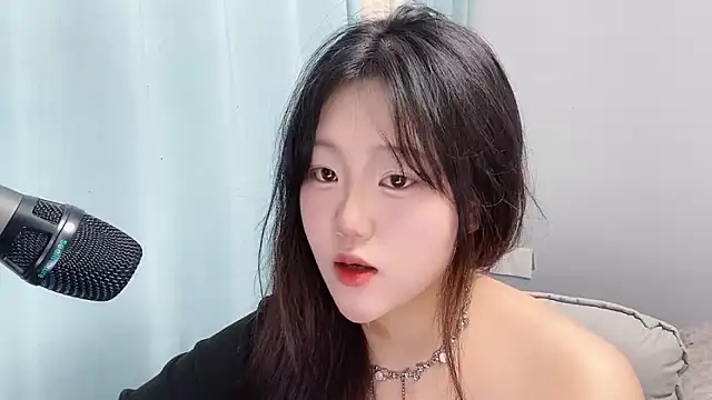 Lilababy00 online show from April 14, 2026, 5:46 am
