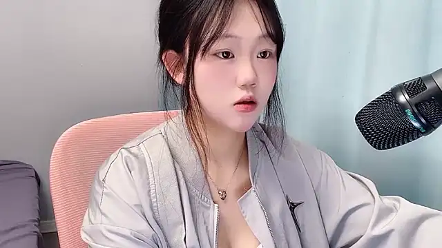 Lilababy00 online show from April 22, 2026, 11:56 am
