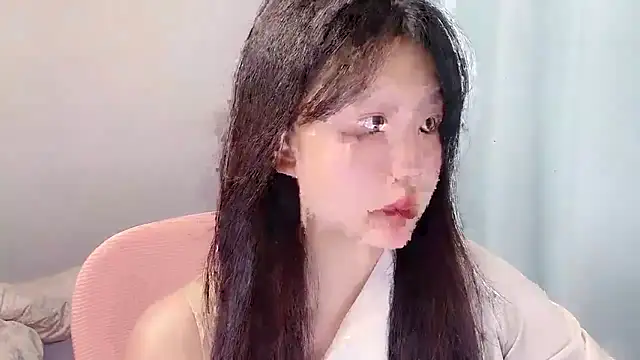 Lilababy00 online show from May 1, 2026, 1:05 pm