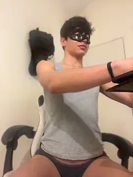 ojitosdegato online show from April 23, 2026, 2:52 pm