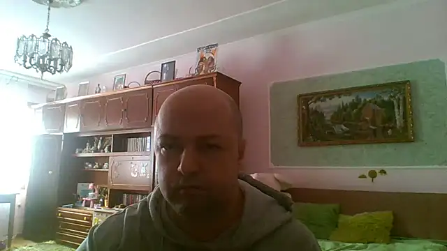 Snapshot of Luceriusbigass chatting on February 22, 2026, 11:42 am Luceriusbigass online show from February 22, 2026, 11:42 am
