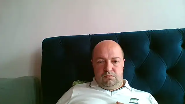 Snapshot of Luceriusbigass chatting on May 16, 2026, 6:21 am Luceriusbigass online show from May 16, 2026, 6:21 am