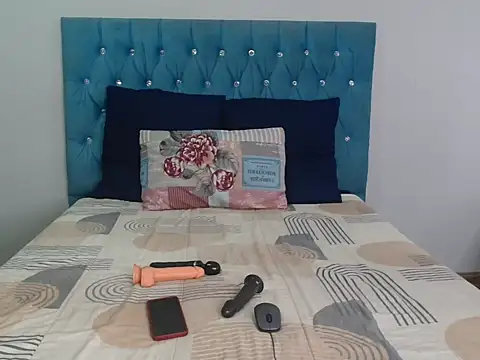 YourWifeyLily online show from May 7, 2026, 8:58 pm