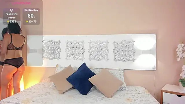 Snapshot of freyaa__1 chatting on April 13, 2026, 1:27 pm freyaa 1 online show from April 13, 2026, 1:27 pm