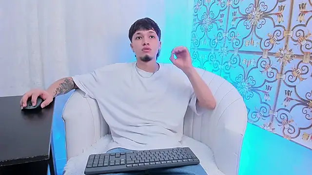 NewDannii online show from April 8, 2026, 12:38 pm