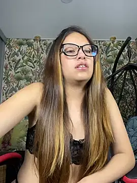 Ambar Zaf online show from May 5, 2026, 1:02 am