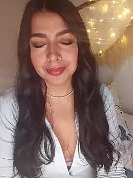 Antonella-corruso online show from May 6, 2026, 3:24 am