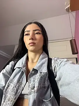 AMBERBUNNY  online show from May 20, 2026, 12:33 pm
