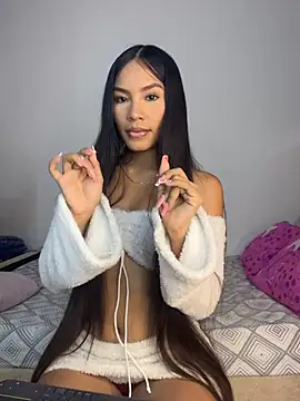 Snapshot of pocahontasbaby_ chatting on May 14, 2026, 1:45 am pocahontasbaby online show from May 14, 2026, 1:45 am