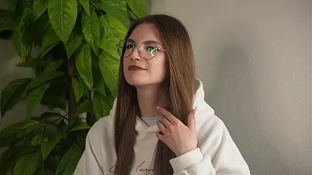 Snapshot of ToyaEssex chatting on April 9, 2026, 12:21 pm ToyaEssex online show from April 9, 2026, 12:21 pm