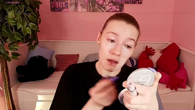 Snapshot of Vanessa___Lui chatting on April 8, 2026, 2:50 pm Vanessa Lui online show from April 8, 2026, 2:50 pm