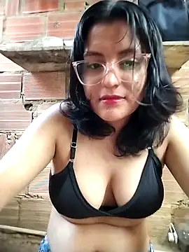 sienna elara online show from May 3, 2026, 10:54 am