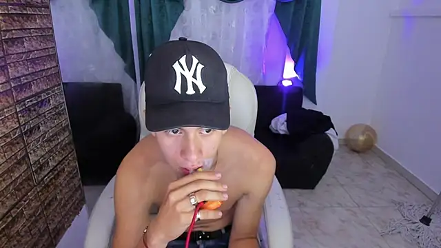 Snapshot of Jereth_Boy chatting on May 4, 2026, 8:05 pm Jereth Boy online show from May 4, 2026, 8:05 pm