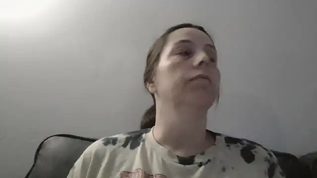 lily1982 online show from April 23, 2026, 1:29 am