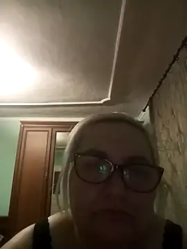 Snapshot of AureliaSky598 chatting on May 5, 2026, 7:33 pm AureliaSky598 online show from May 5, 2026, 7:33 pm