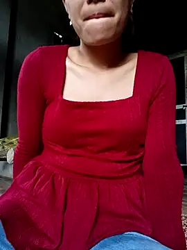 Snapshot of mia0033 chatting on April 28, 2026, 2:27 am mia0033 online show from April 28, 2026, 2:27 am