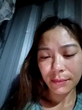 Snapshot of mia0033 chatting on May 7, 2026, 10:15 pm mia0033 online show from May 7, 2026, 10:15 pm