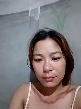 Snapshot of mia0033 chatting on May 15, 2026, 10:06 pm mia0033 online show from May 15, 2026, 10:06 pm