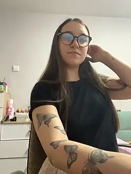 Snapshot of RiannaBrown chatting on April 17, 2026, 3:09 am RiannaBrown online show from April 17, 2026, 3:09 am