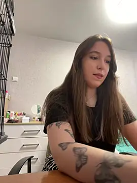 Snapshot of RiannaBrown chatting on April 24, 2026, 3:20 am RiannaBrown online show from April 24, 2026, 3:20 am