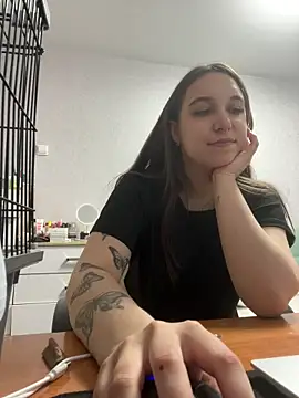 Snapshot of RiannaBrown chatting on April 25, 2026, 2:36 am RiannaBrown online show from April 25, 2026, 2:36 am