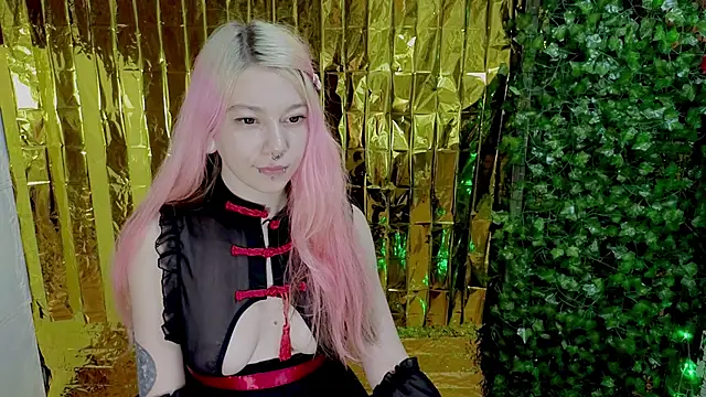 Snapshot of Sansarella chatting on March 12, 2025, 8:10 pm Sansarella online show from March 12, 2025, 8:10 pm