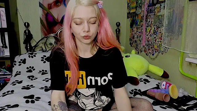 Snapshot of Sansarella chatting on March 20, 2025, 5:15 pm Sansarella online show from March 20, 2025, 5:15 pm