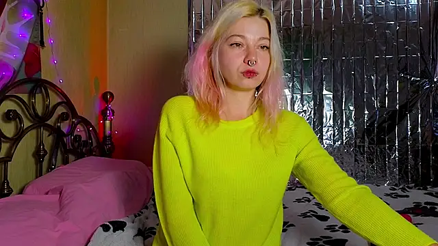 Snapshot of Sansarella chatting on September 26, 2025, 4:00 pm Sansarella online show from September 26, 2025, 4:00 pm