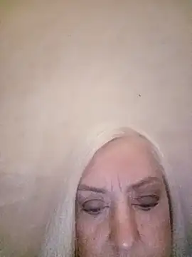 Julia20X online show from April 9, 2026, 11:59 am