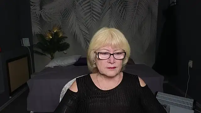 Snapshot of Zuri_Zodiac chatting on April 16, 2026, 7:20 am Zuri Zodiac online show from April 16, 2026, 7:20 am