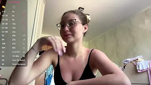 UncaringArtery online show from July 12, 2026, 7:32 am