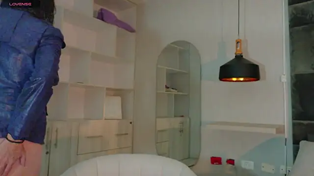 Adrianaa gold online show from June 17, 2026, 12:50 pm