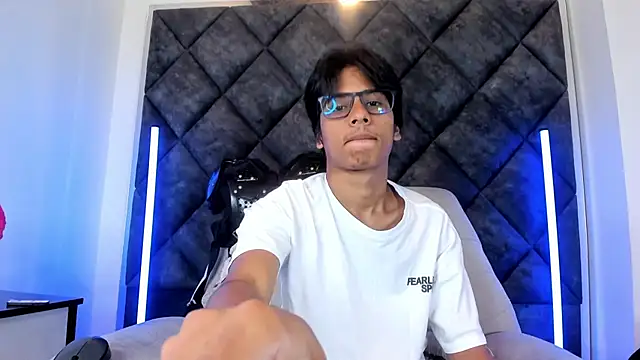 LiamKron online show from June 5, 2026, 11:27 am