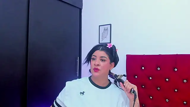 Katty West online show from May 4, 2026, 7:32 pm
