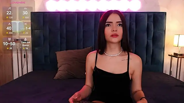 NicoleeNash online show from April 10, 2026, 6:18 am