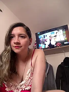 Snapshot of belucci_vale chatting on April 14, 2026, 2:45 pm belucci vale online show from April 14, 2026, 2:45 pm