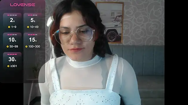 Scarlett jhonson ch online show from April 19, 2026, 12:37 pm