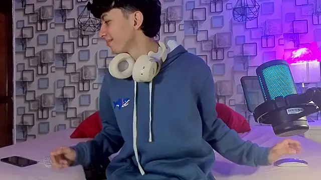 Snapshot of Twink_Sebas7 chatting on June 9, 2026, 12:17 pm Twink Sebas7 online show from June 9, 2026, 12:17 pm