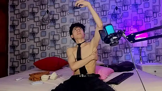 Snapshot of Twink_Sebas7 chatting on June 12, 2026, 12:26 pm Twink Sebas7 online show from June 12, 2026, 12:26 pm