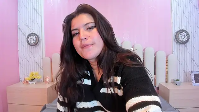 Snapshot of Samantha_Cooper__ chatting on April 15, 2026, 7:58 pm Samantha Cooper online show from April 15, 2026, 7:58 pm