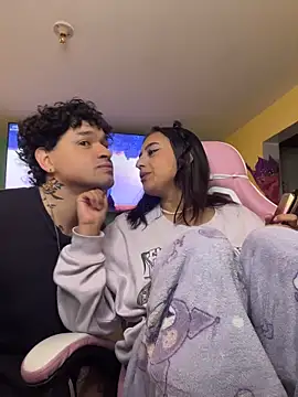 hotlatinocouple   online show from June 12, 2026, 11:03 pm