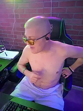 Snapshot of chronic_vibez chatting on June 29, 2026, 2:07 am chronic vibez online show from June 29, 2026, 2:07 am