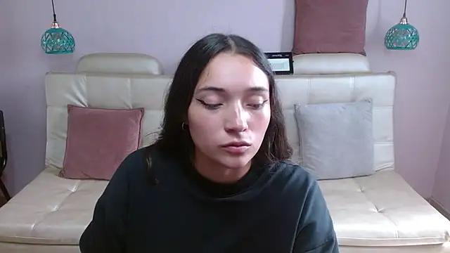 Marianne Cam online show from May 4, 2026, 3:41 pm