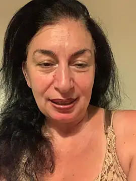 Snapshot of Lizzaa80 chatting on July 2, 2026, 4:13 pm Lizzaa80 online show from July 2, 2026, 4:13 pm