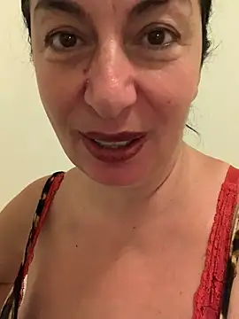Snapshot of Lizzaa80 chatting on July 11, 2026, 8:06 am Lizzaa80 online show from July 11, 2026, 8:06 am