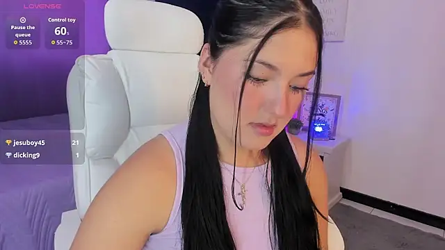 Celestee 21 online show from April 30, 2026, 8:57 pm