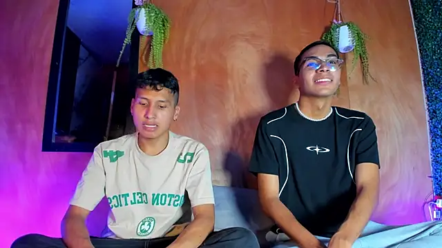 Snapshot of rafael_velvet chatting on April 9, 2026, 10:48 pm rafael velvet online show from April 9, 2026, 10:48 pm